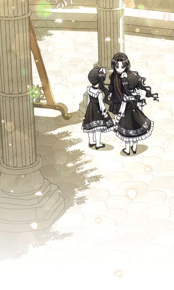 Read The Villain’s Daughter Plans to Run Away Manga Online